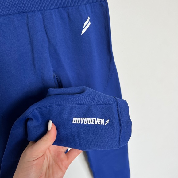DOYOUEVEN royal blue leggings - small - Picture 4 of 8